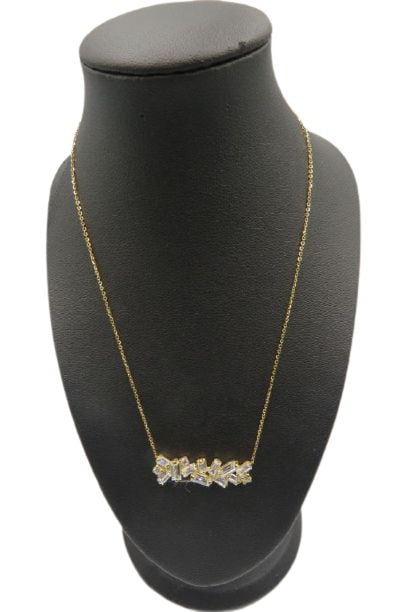 18K Yellow Gold Women's Necklace With Diamond Scattered