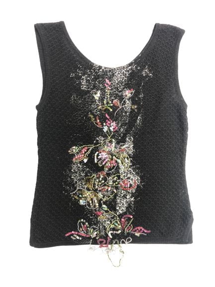 Sleeveless Top With Middle Flower Design