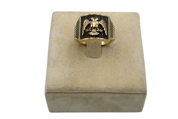 18K_Yellow_Gold_Ring_For_Men_With_Eagle_Design