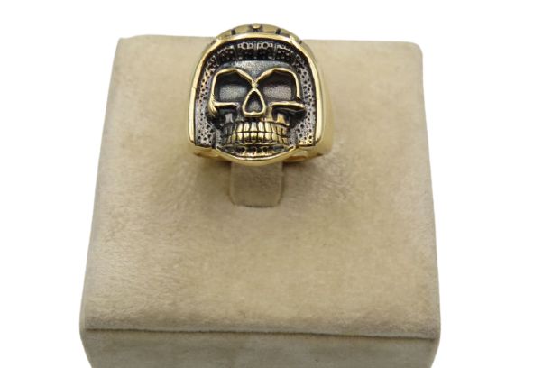 18K Yellow Gold Men's Ring With Skull Design
