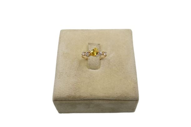 18K Yellow Gold Women's Ring With Yellow Stone