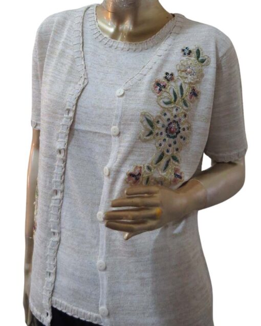 Twin Set with Embroidered Floral Design - Image 2