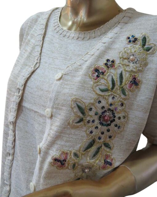 Twin Set with Embroidered Floral Design - Image 4