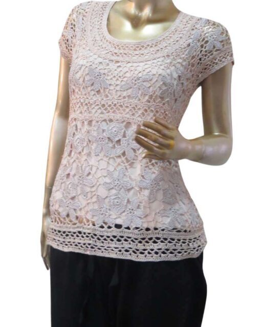 Elegant Crochet Lace Top with Floral Detailing - Image 3