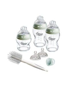 TOMMEE TIPPEE Natural Start Glass Newborn Starter Set 150ml and 250ml Anti-Colic Baby Bottles Slow and Medium Flow Breast-Like Teats